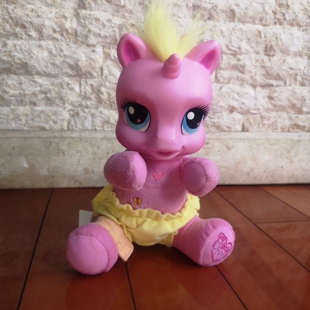 2007 Hasbro, My Little Pony, Rarity The Unicorn, 9" Talking Baby Unicorn Plush
